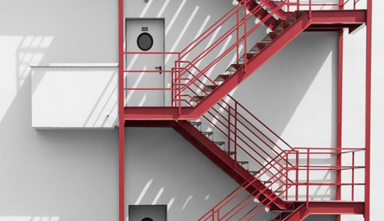 Z Tipi Yangın Merdiveni